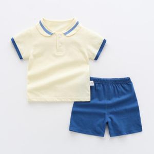 Sets pakken zomer 2 -delige outfit babyjongen set kleding casual mode cartoon schattig katoenen t -shirt shorts boutique kinderkleding bc2259 230508