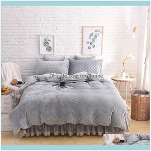 Conjuntos Suministros Textiles Hogar Gardencrystal Veet Juego de cama de encaje de color puro Edredón de lana de invierno Er Acolchado Falda de cama gruesa Fundas de almohada Quee