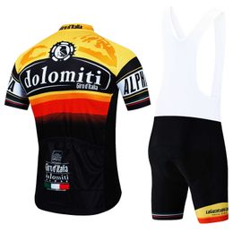 Sets Team Zomer Zomer Set Ademend MTB Mountain Racing Bike Jersey Bib Shorts Men Cycling Clothings 2023 P230519 Goed