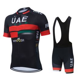 Conjuntos UAE Pro Team Racing Jersey Maillot Ciclismo De manga corta De verano para hombre Ciclismo de carretera Bib Gel Shorts Kit Ropa De Hombre 230206