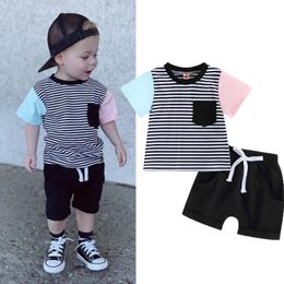 FOCUSNORM 2pcs Ensembles de vêtements pour bébés garçons 03Y T-shirt rayé à manches courtes avec short à taille élastique Tenue d'été 230510