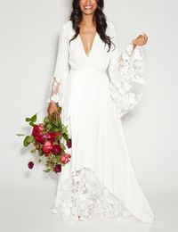 Robe de mariée à col en v profond, robe à manches longues longueur longueur de sol en dentelle robe de mariée avec ceinture
