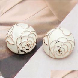 Nociones de costura Herramientas OC QQ40001 Moda para mujer Hebilla decorativa con incrustaciones de diamantes Botones de metal DIY Hilo cosido a mano Abrigo de lana Deco Dhyai