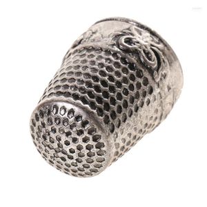 Notions de couture Outils Vintage Silver Metal Fingertip Finger Protector Thimble pour DIY Craft1