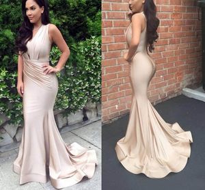 Sexy 2018 Champagne Couleur Sirène Robes De Bal Longue Pas Cher Col En V Fermeture Éclair Dos Froncé Formelle Robes De Soirée Plus La Taille Sur Mesure EN2232