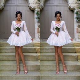 Sexy 2019 Vestidos de novia cortos con mangas largas transparentes Una línea Apliques de encaje blanco Rosa debajo de Country Beach Vestidos de novia nupciales