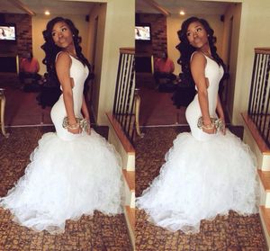 Sexy African White V Neck Mermaid Prom jurken 2019 Sweep trein Ruches Organza Long Graduation Party Jurken Cutaway Sides7266668