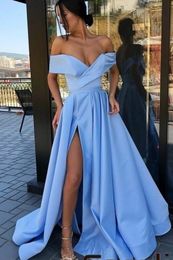 Sexy Aqua Off Épaules Robes De Bal Une Ligne Hautes Fentes Satin Longues Robes De Soirée Formelles Ajustées Robes De Soirée Dos Nu Robes formelles soir￩e