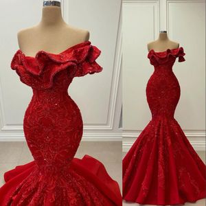 Robes de bal de sirène arabe sexy en dentelle rouge sans bretelles Bling Crystal Ruffles ouverts Robe de soirée Robe de soirée Pageant Robes formelles Longueur du sol 403