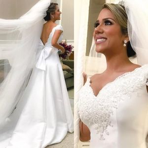 Robes de mariée sexy dos nu arc une ligne 2021 appliques dentelle coréenne col en v satin longues robes de mariée tribunal train sur mesure robe de mariage