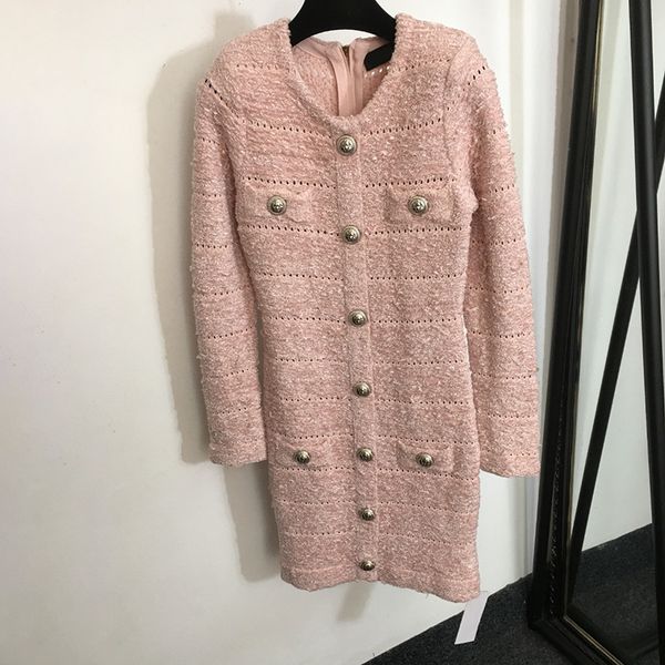 Dames Robes Longues Bouton Designer Jupes Femmes Cardigan Manteau Pulls 3 Couleurs Charme Élégant Robe De Soirée Vêtements