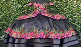 Sexy noir 3d fleurs de floral quinceanera robe charro mexicain xv gradaution cocktail robes satin avec manches robe de bal swe7641436