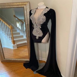 Robe de bal courte des filles noires sexy avec manches longues o cou avec un cou avec un cocktail en velours perlé robes de fête 2023 gaine le soir de la soirée porte maison femme vestidos de festa