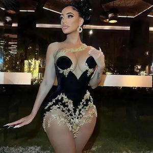 Sexy zwarte fluwelen cocktailparty jurken met gouden kanten appliques aso ebi een schouder zie door vrouwen formele promjurken korte mini nachtclub slijtage vestidos cl3481