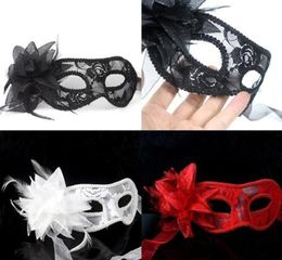 Masques de mascarade vénitien à plumes en blanc noir sexy masques pour un masque de fleur en dentelle à balle masquée 3Colors Hjia8703834864