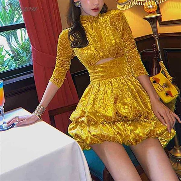 Sexy Bodycon Mini Vestido de terciopelo Golden Ladies otoño manga larga hueco cuello alto fiesta Mujer Vestido 210525