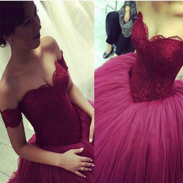 Vestidos de novia atractivos del vestido de bola del amor del cordón de Borgoña Fuera del hombro con cordones Nuevo diseño Vestidos de boda de la longitud del piso de la princesa de Tulle