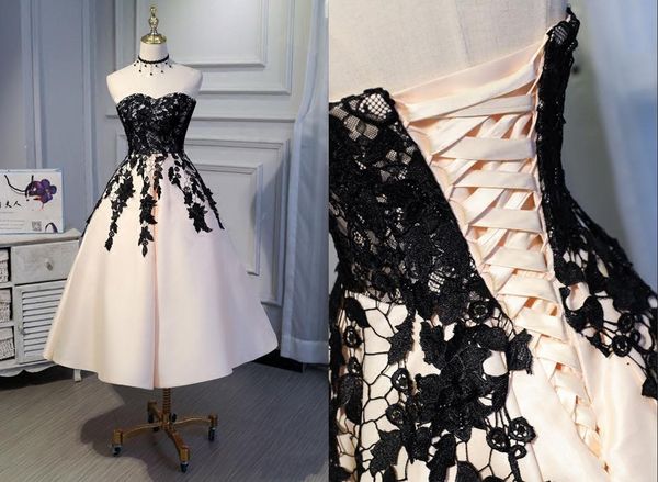 Vestido de novia corto de longitud de té de encaje negro satinado champán sexy Barato Una línea Corsé de novia Volver Vestidos de novia con pliegues Boda Rea343a