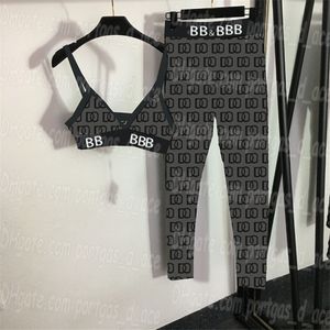 Sexy cropped dames trainingspakken singelband dames luxe designer yoga-outfits zwarte tanktops legging mode sport sportkleding GYM gewatteerde leggingset