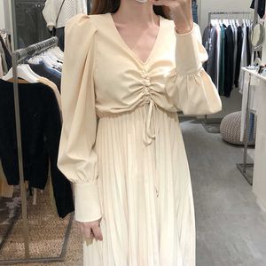 Sexy trekkoord geplooide jurk voor vrouwen herfst zwart / beige gedrapeerde hoge taille lange mouw vintage jurken mode vestidos 2020 y0603