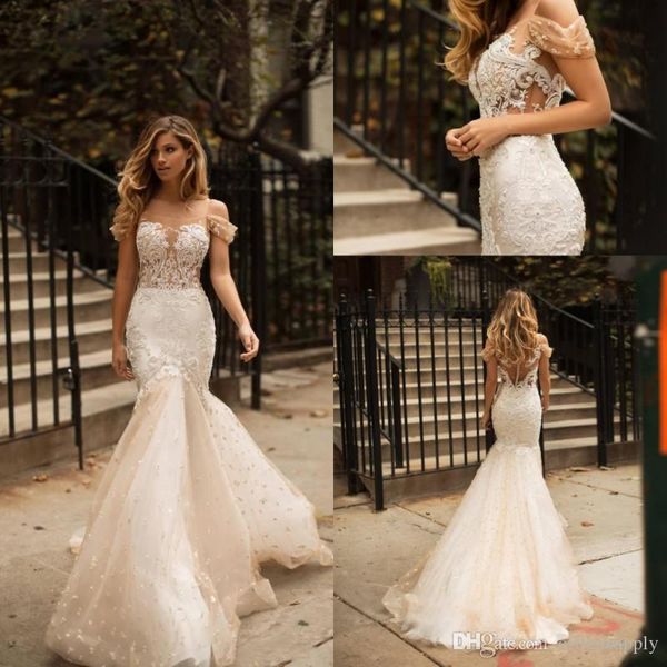 Sexy Élégant Blanc Sirène Robes De Mariée De L'épaule Dentelle Appliques Tulle Pays Robes De Mariée Balayage Train Personnalisé Robes De Soirée