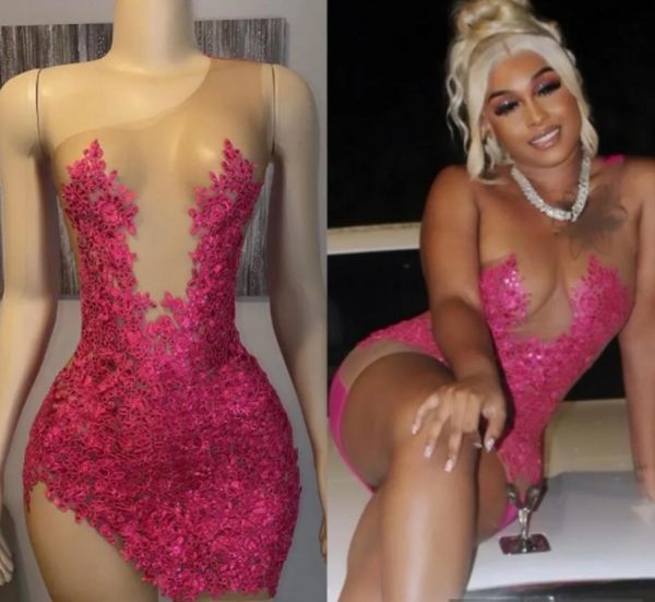 Vestido de fiesta de fiesta corto fucsia sexy 2024 para niña negra Apliques de encaje Lentejuelas Malla transparente Vestidos cortos de cumpleaños Vestidos de noche formales Robe De Soiree