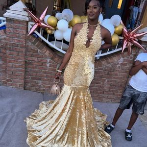 Robe de bal sexy halter Gold Veet Robe de bal Slay Queen pour les filles noires Lace Crystal Beded Party Vestidos de Festa