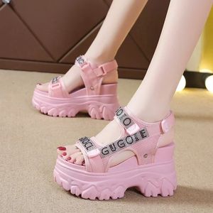 Sexy high open toed hakken dikke sandalen vrouwen wig verhoogde platformschoenen dames strand zomer sandalia 240428 d41a