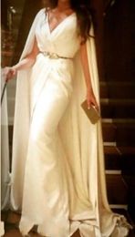 Robes de soirée sexy en satin ivoire Depp col en V avec ceinture de perles froncée fente avant balayage train formel Ocn Wear robe de soirée de bal