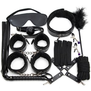 Kits en cuir sexy Ensemble de bondage sexuel en peluche Menottes Jeux de sexe Fouet Gag Pinces à tétons Jouets sexuels pour couples Accessoires exotiques 240105