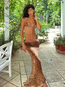 Imprimé léopard sexy 3 pièces Bikini Set Summer Beach Wear Wear Triangle Bikinis Swimsuit With Beach Jirt Swimwear Cover-Up A1554 240325
