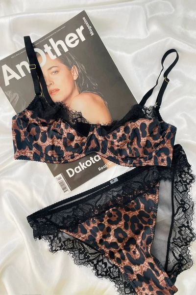 Lingerie imprimée léopard sexy pour femmes en dentelle noire lingerie mince avec anneaux en acier grand coffre petit ensemble de poitrine 240425