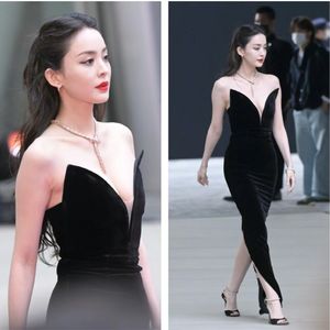 Sexy Long Black Velvet Celebrity Vestidos con hendidura con la cáscara sin mangas en V de piso con cuello en V de los vestidos de graduación de la noche para mujeres