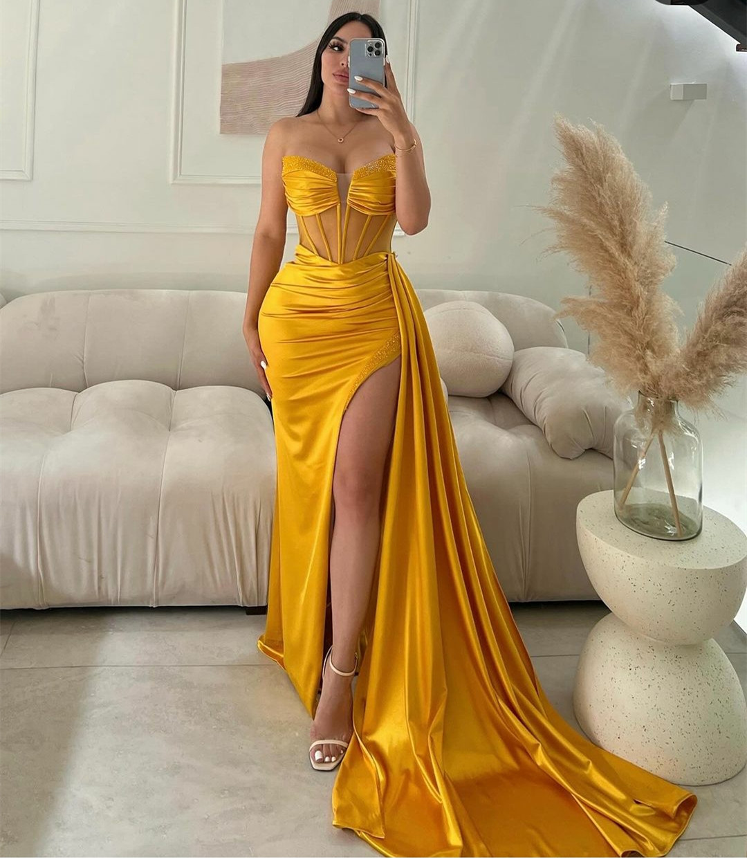 Sexy Long Crepe Beaded Evening Dresses With Slit Mermaid V-Neck Pleated Sweep Train Zipper Back Prom Dresses Robe De Soiree Formal Party Gown for Women