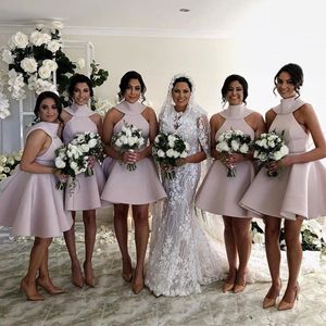 Sexy Mooie Dubai Korte Bruidsmeisjes Jurken Mode Hoge Hals Applicaties Bow Mouwloze Mini Prom Dress Saoedi-Arabië Maid of Honor Jurken