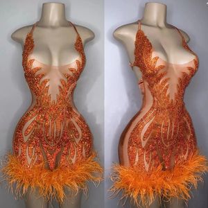 Sexy Luxe Cocktailjurken Prachtige Crystal Beasd Korte Maxi Midi Feestjurken Oranje Halter Neck Backless Feather Verjaardag