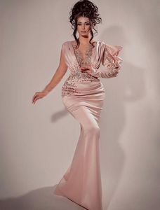 Les robes de soirée de sirène sexy portent des manches longues arabes roses
