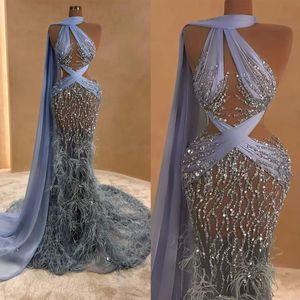 Sexy sirena púrpura vestido de noche con plumas nuevo brillo cuentas cuello libre tul fiesta vestidos de novia batas De Mariee tren de barrido