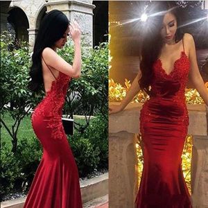 Sexy sirena senza spalline Sweep Train Red Satin Backless Prom Dresses Applique in pizzo Backless Evening Formal Women Dress315L