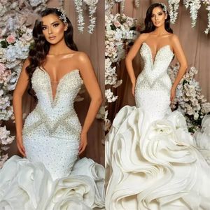 Sexy zeemeermin trouwjurken geappliceerd kristal kralen diamant tule kant strapless ruche lange trein op maat gemaakte plus size country bruidsjurk