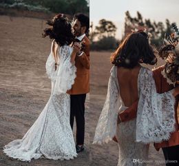 Sexy bescheiden Boheemse kanten zeemeermin -jurken Juliet mouwen v nek Boho Beach Backless Country Wedding Jurk Bridal Jurys