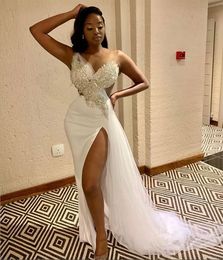 Sexy nieuwe Afrikaanse High Split Lace Appliqued kralen Avondjurken Een schouderfeest Prom -jurken kristallen kralen Backless
