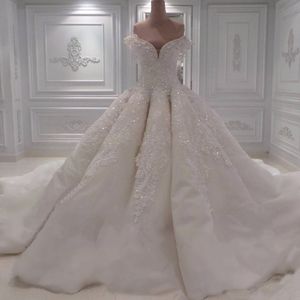 Vestidos de boda atractivos del vestido de bola del amor del cordón blanco del hombro con la espalda de la ilusión Vestidos de boda de la princesa moldeados del nuevo diseño