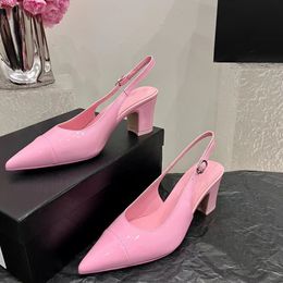 sexy puntige teen vrouwen lakleren sandalen runway designer zomer nieuwe aankomst snoep kleuren hete verkoop slingback dikke hak jurk vrouwelijke sandalen