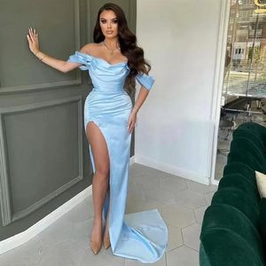 Sexy mooi lichte hemelsblauw satijnen Mermiad prom -jurken met hoge zijde afgescheiden schouder Formele feestjurken Celebrity Avond Dress295o