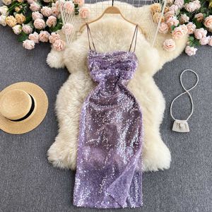 Sexy violet paillettes Spaghetti sangle Robe femmes été plage fête Vestidos femme sans manches taille haute moulante Robe 2021 nouveau Y0603