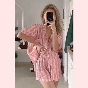 Sexy pyjama's zomer roze strepen vrouwen pyjama set soft button rayon pyjama's slaapkleding nachtkleding shirt shirt shirt pant zijden zeekweer 240410