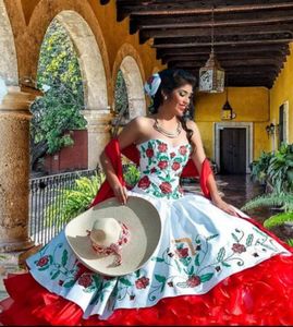 Sexy rood witte satijnen baljurken borduurwerkbaljurk quinceanera jurken kralen gelaagde ruches vloer lengte prinses jurken lace6081831