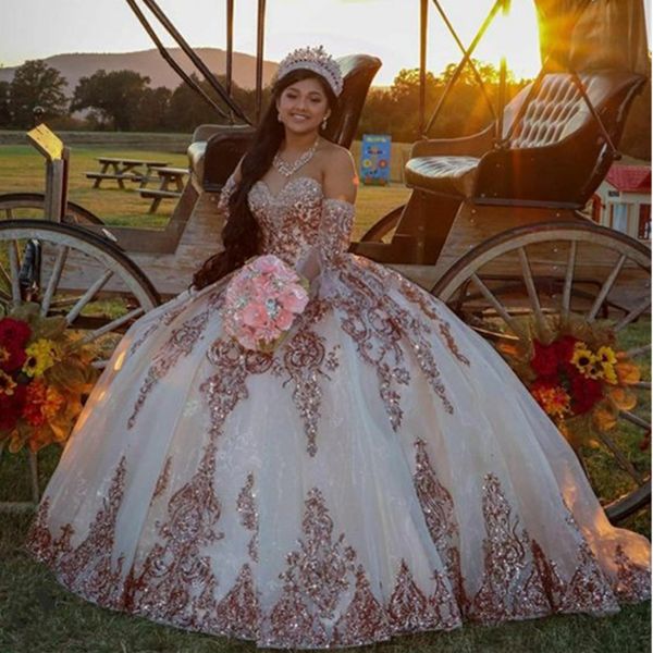 Vestidos de quinceañera de manga larga con encaje de lentejuelas de oro rosa sexy Vestido de fiesta con hombros descubiertos Cuentas de cristal Vestido de fiesta hinchado Vestidos de noche de graduación