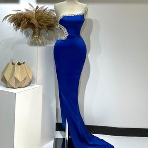 Sexy Royal Blue Prom -jurken een schouder mouwloze gesplitste Celebrity feestavondjurk voor vrouwen op maat gemaakt Vestido de fiesta